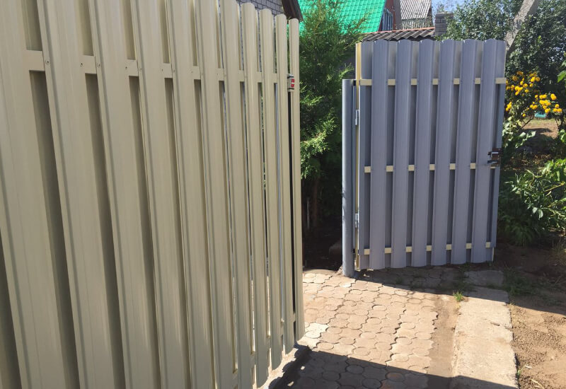 Забор из штакетника цвет RAL1014 бежевый сторона А и Б в Актобе фото 3