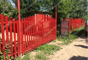 Забор евроштакетник горокой в Актобе цвет рубин